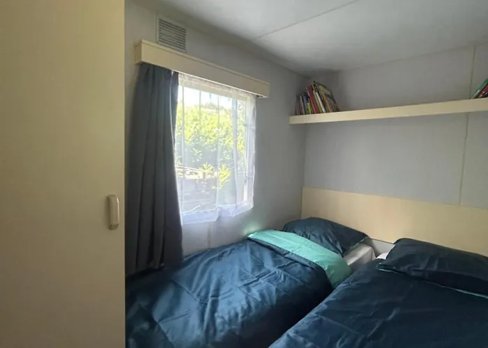 Cabanon Dans Le Jardin *