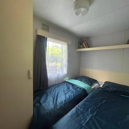 Cabanon Dans Le Jardin *