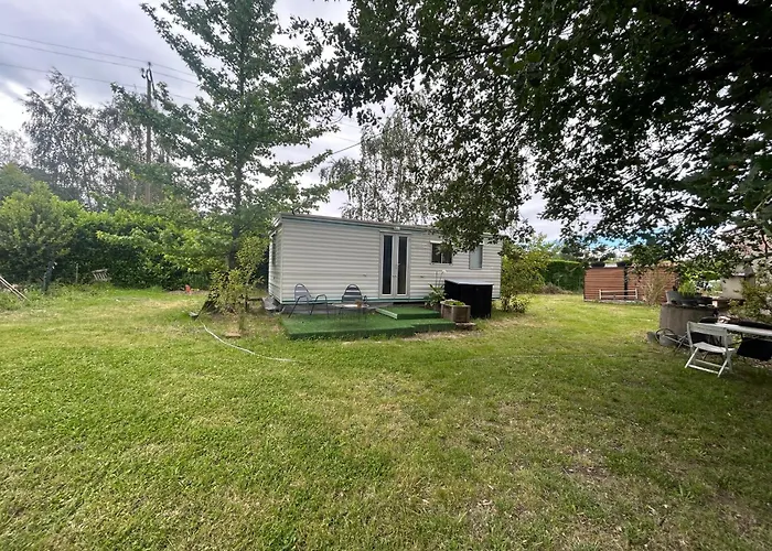 Cabanon Dans Le Jardin ホームステイ